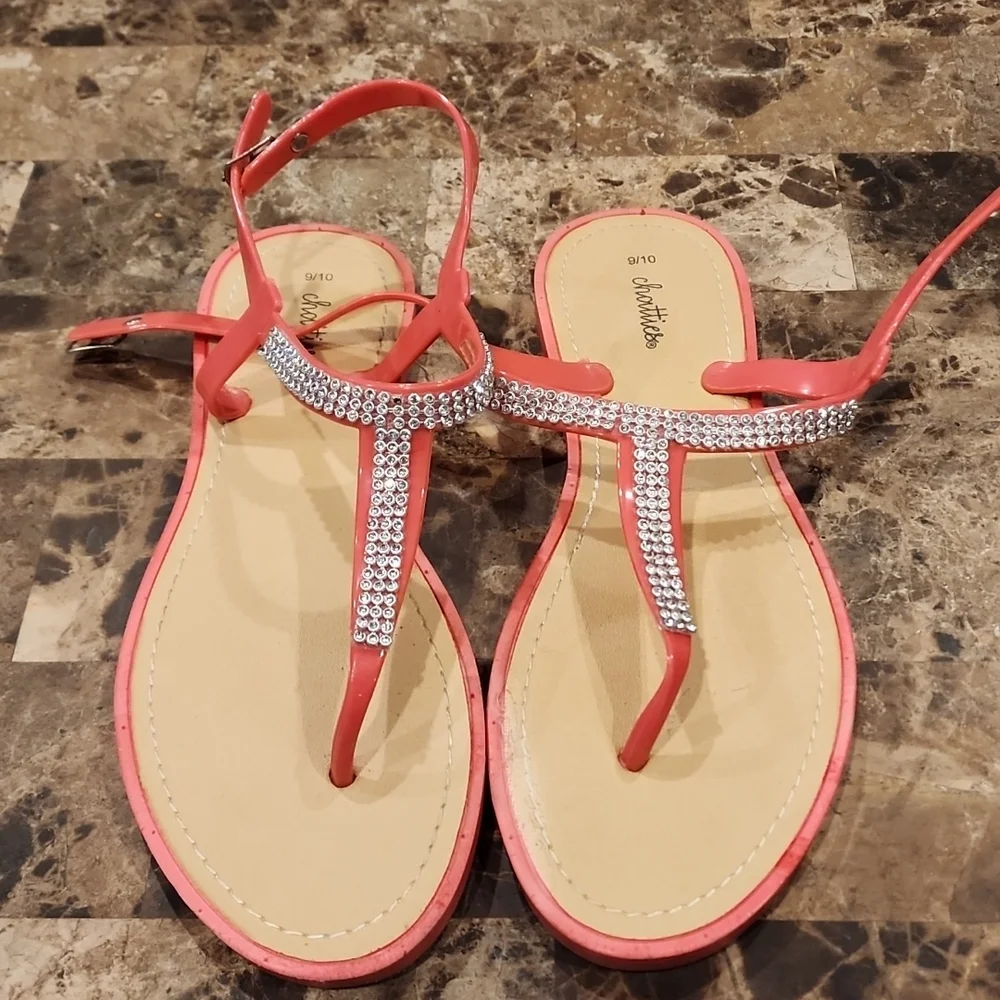 Woman's Sandals - Picture 3 of 5
